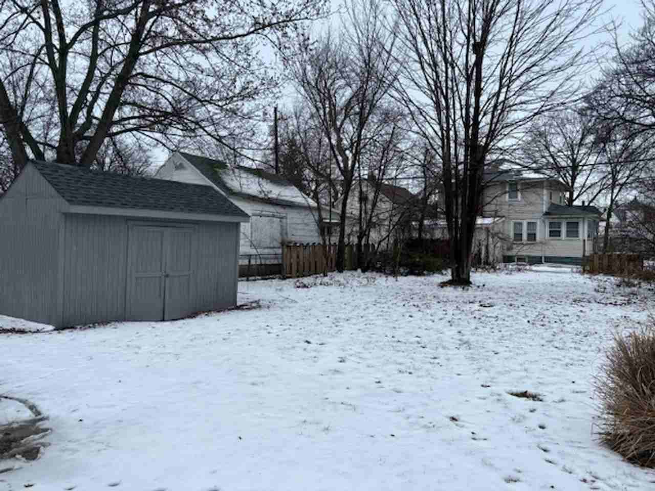 800 W 10th St - Photo 3 of 14