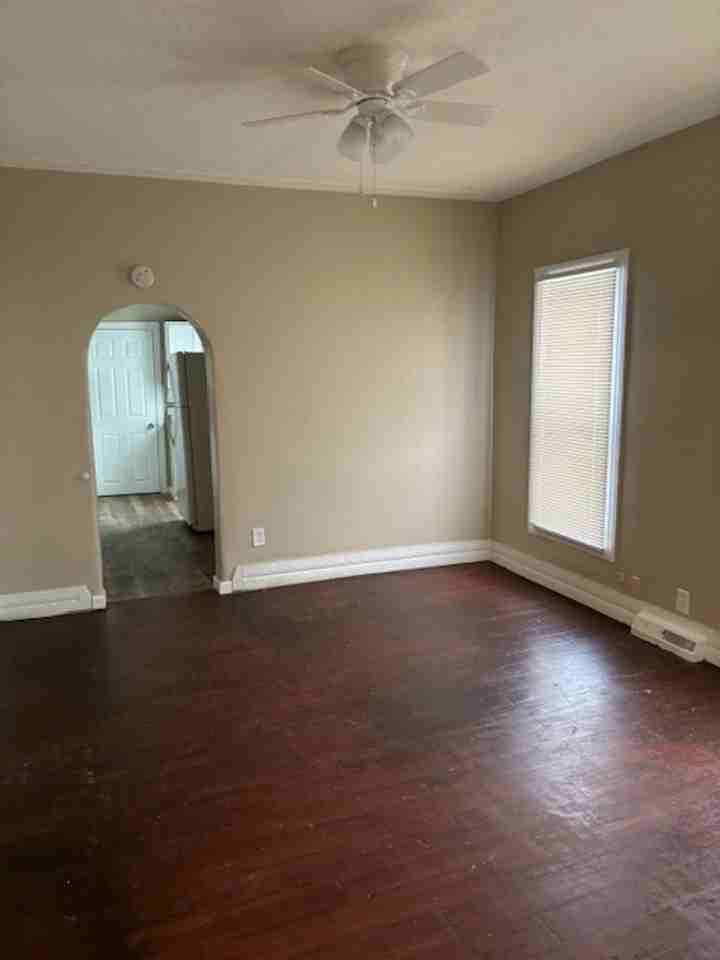 800 W 10th St - Photo 7 of 14