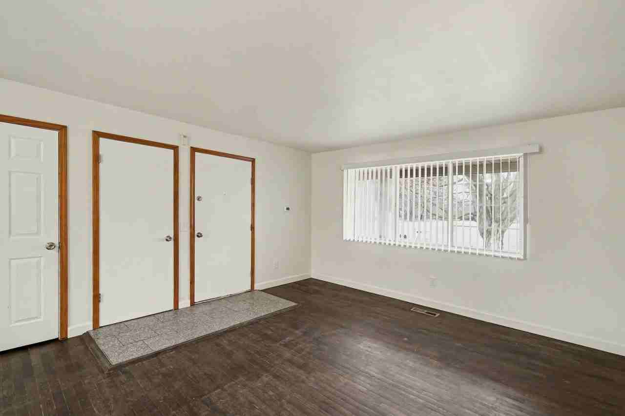 3505 Ridgecliffe Dr - Photo 2 of 17