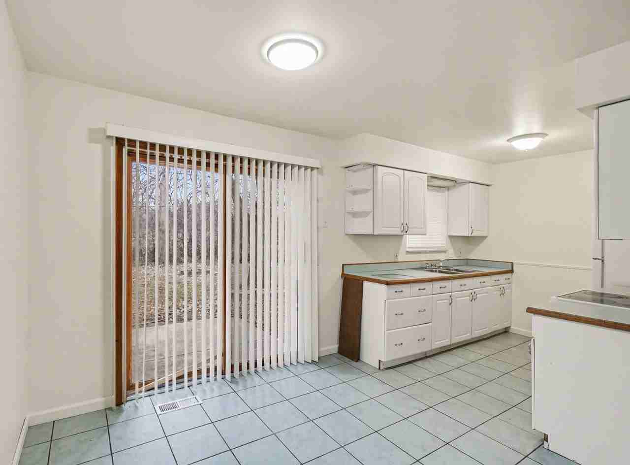 3505 Ridgecliffe Dr - Photo 4 of 17