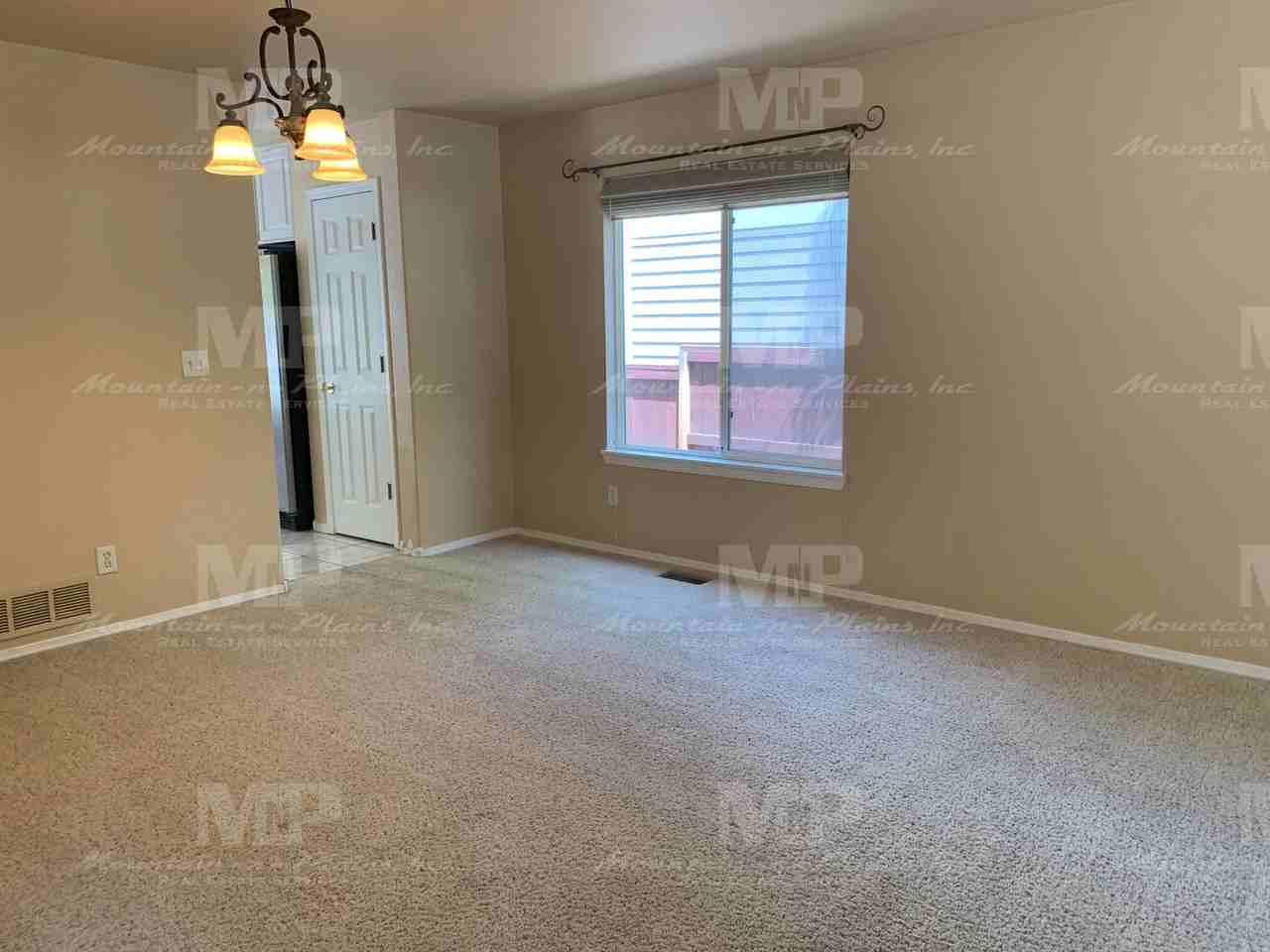 714 Bentley Pl - Photo 3 of 21