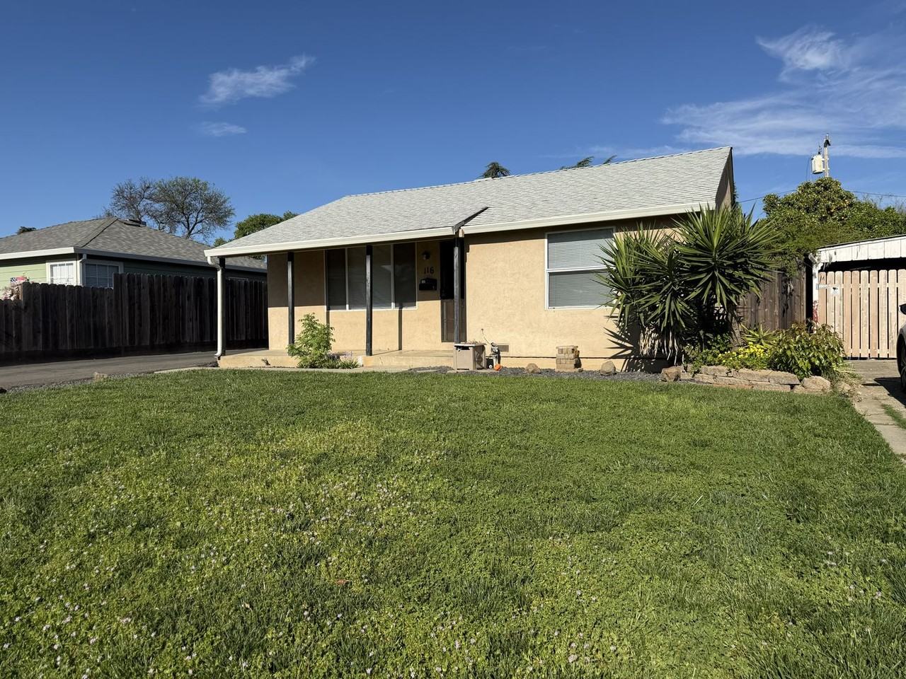 116 Elm St - Photo 3 of 7