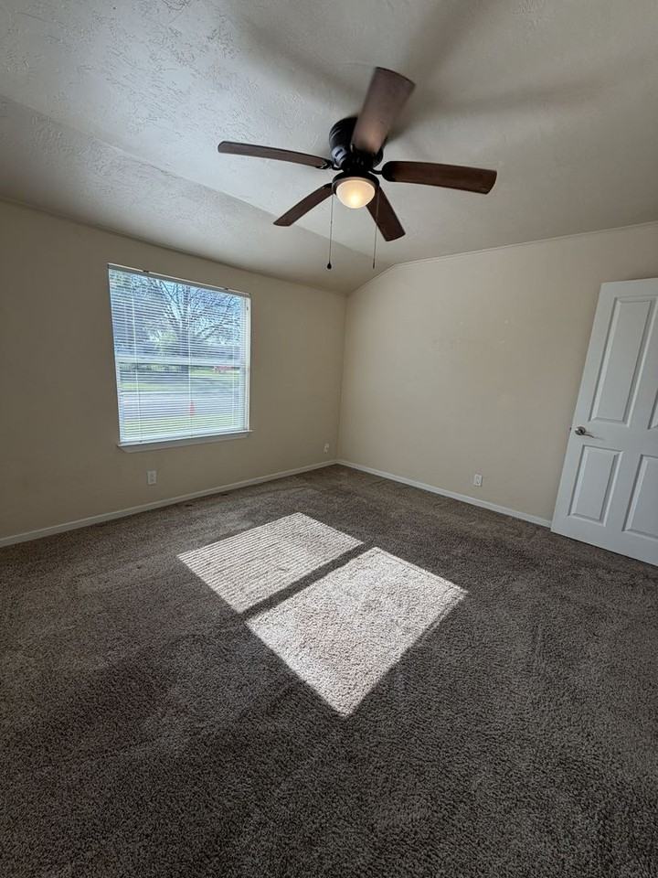 116 Elm St - Photo 6 of 7