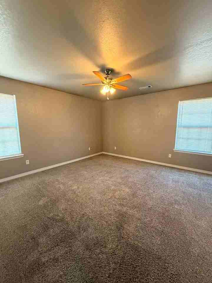 2016 S Highview Ave - Photo 5 of 16