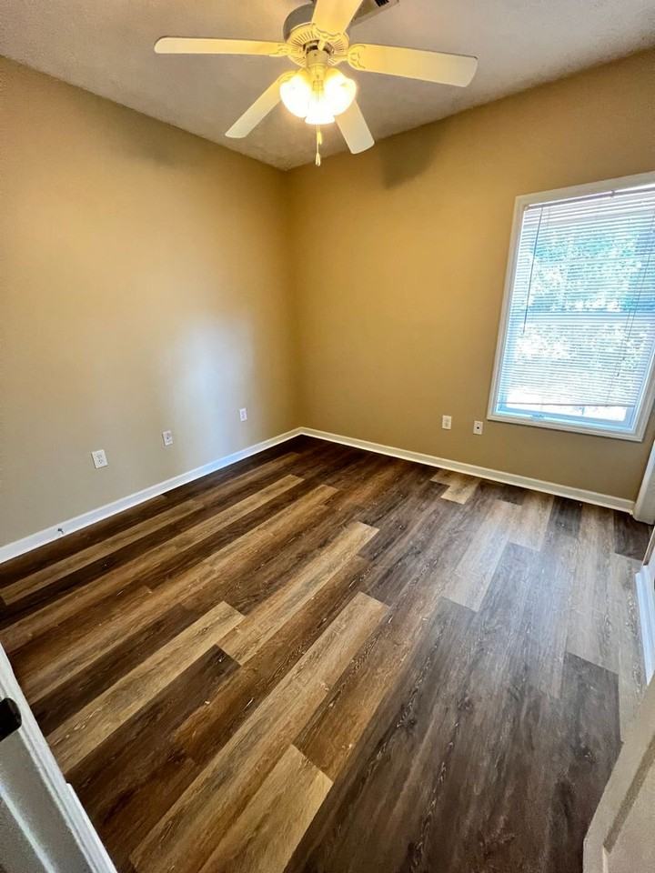 303 N Ross St - Photo 4 of 7
