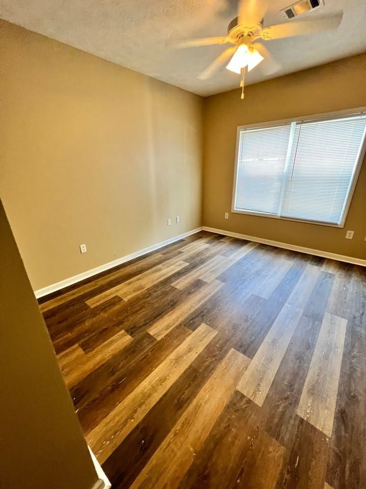 303 N Ross St - Photo 6 of 7