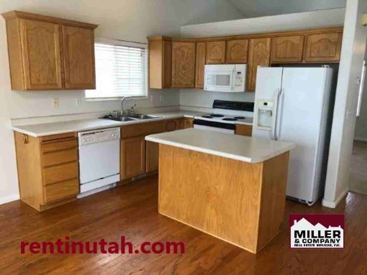 1602 Rockbridge Dr - Photo 2 of 13