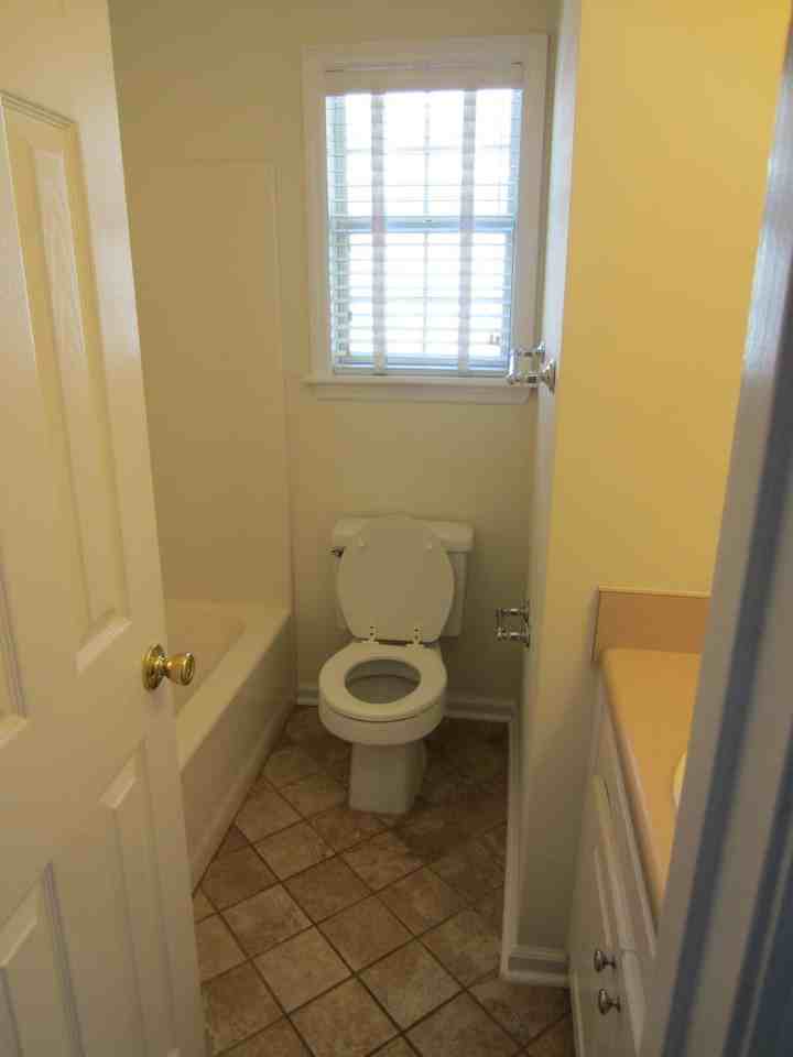 4125 Sedgwyck Ln - Photo 3 of 8