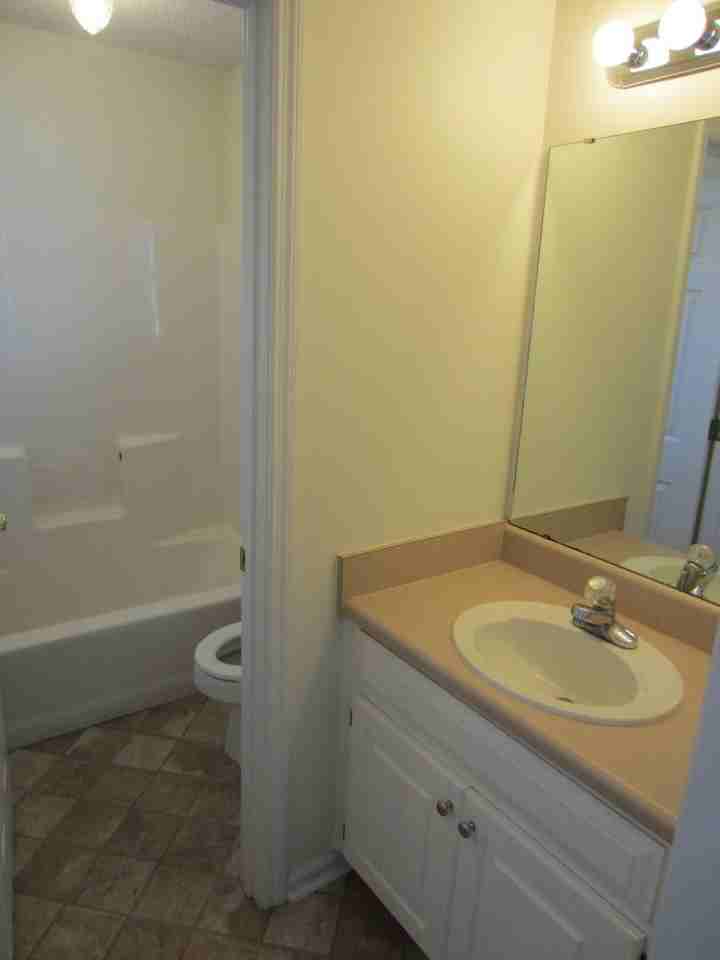 4125 Sedgwyck Ln - Photo 4 of 8