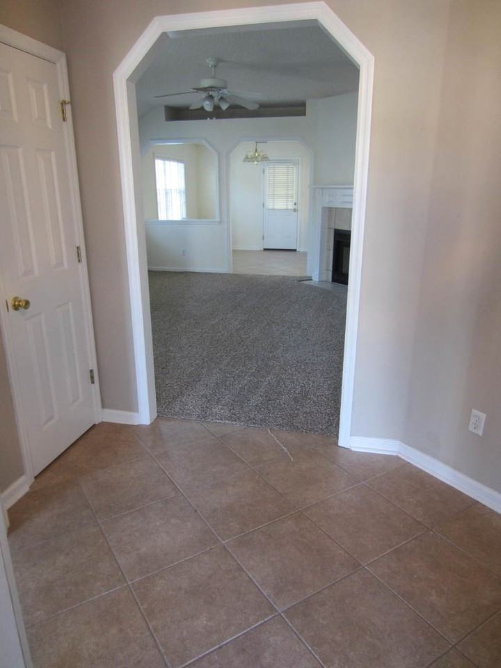 4125 Sedgwyck Ln - Photo 7 of 8