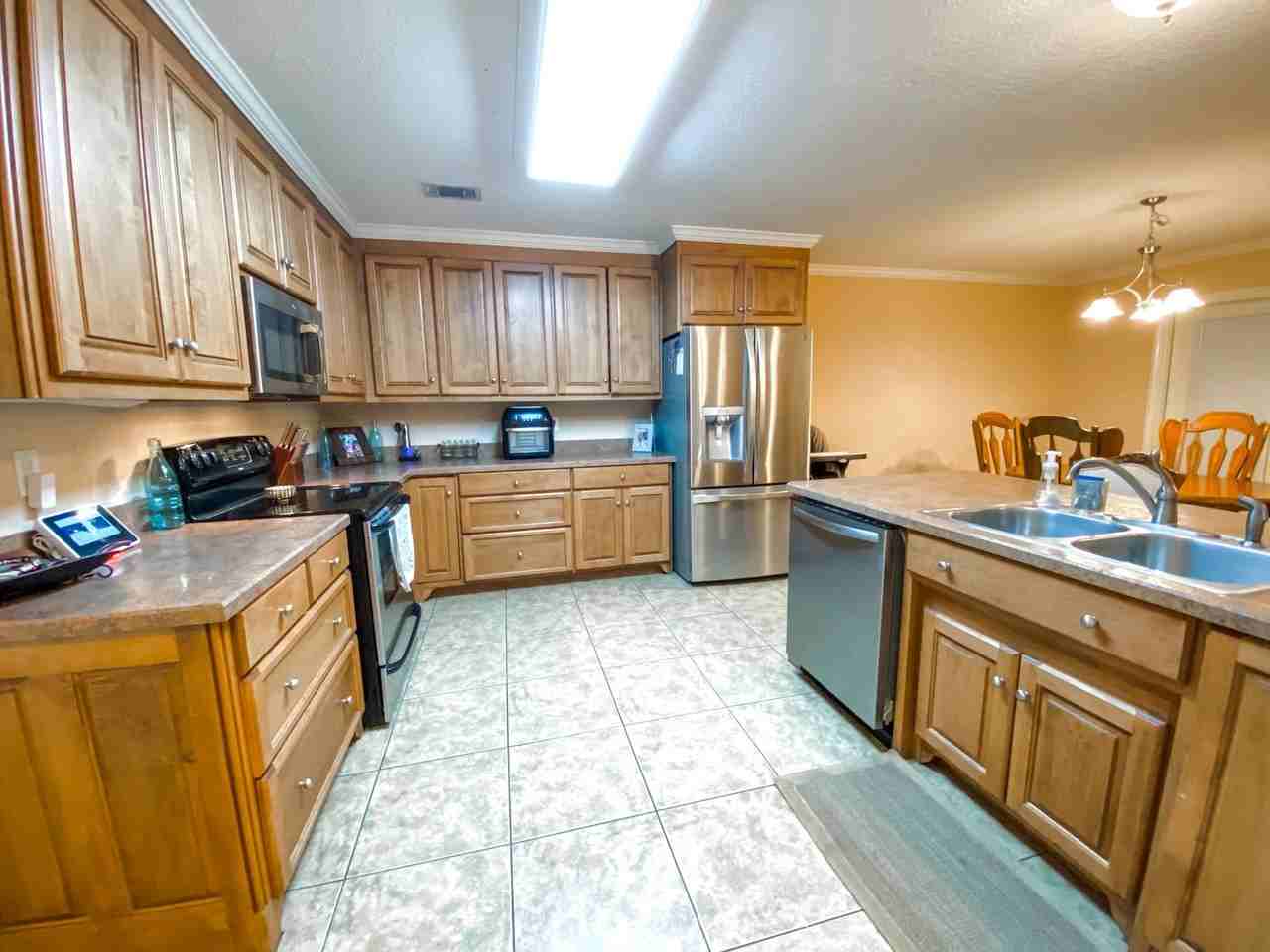 4901 Liberty Cir - Photo 2 of 11