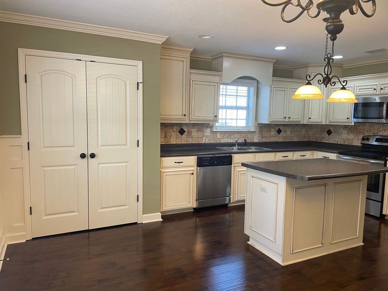 4894 Smokey Ln - Photo 3 of 13