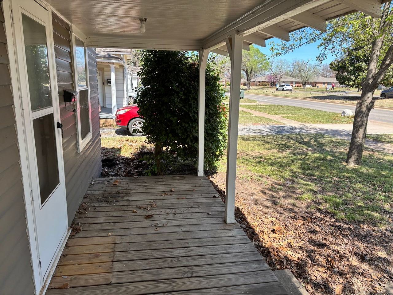 703 N Boulevard - Photo 2 of 7