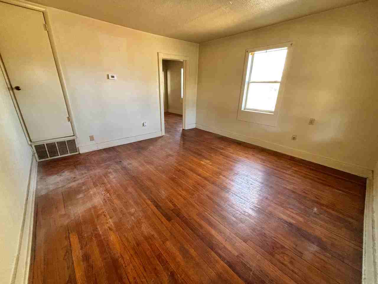 703 N Boulevard - Photo 4 of 7