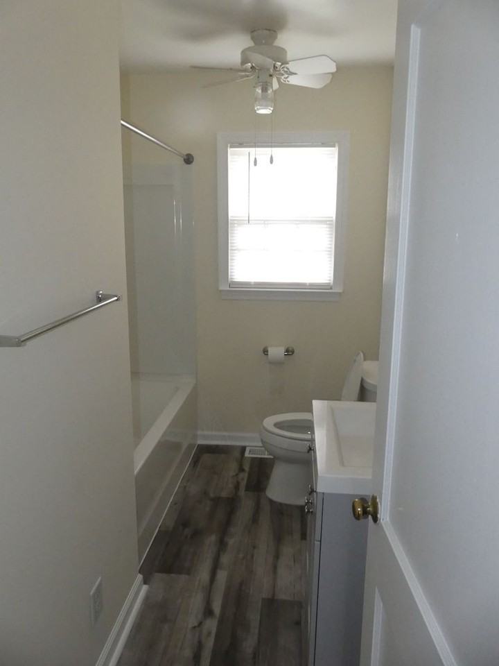 100 Lodge Rd - Photo 4 of 17