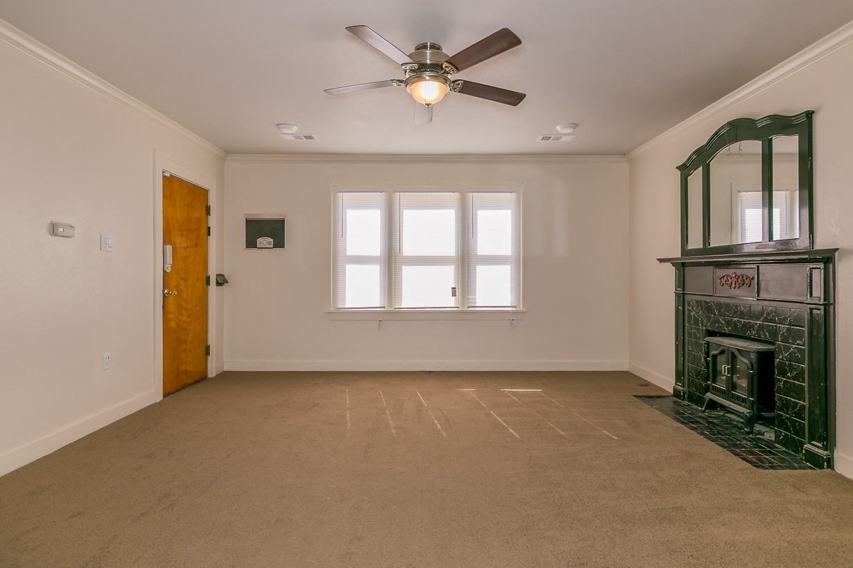 701 Sunset Ter - Photo 2 of 14