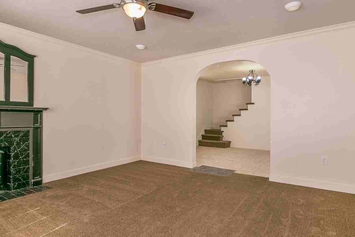 701 Sunset Ter - Photo 3 of 14