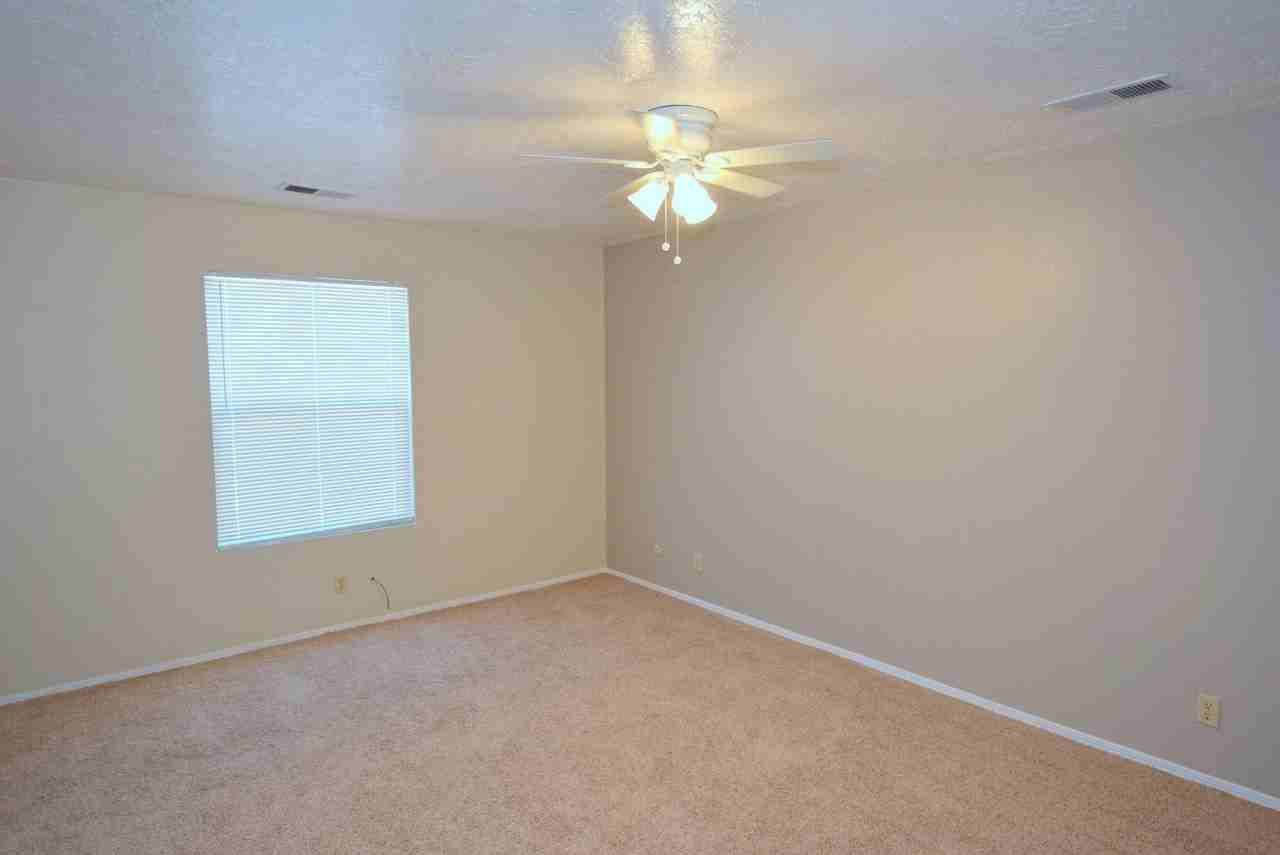 1665 Pegasus Ave Se - Photo 5 of 15