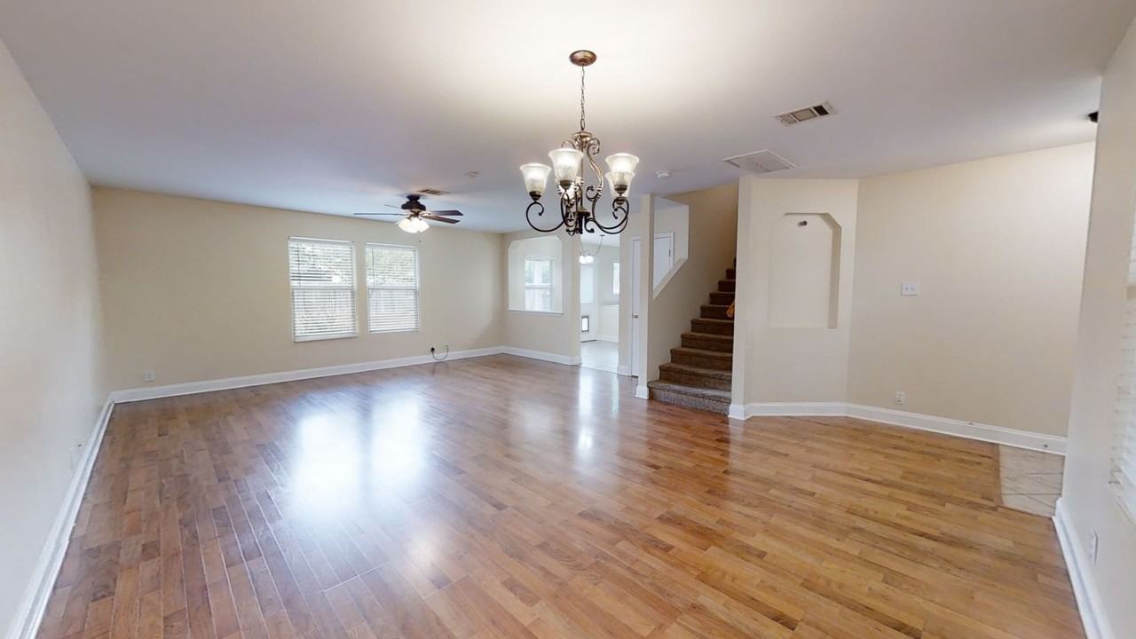 1340 Creek Knl - Photo 2 of 31