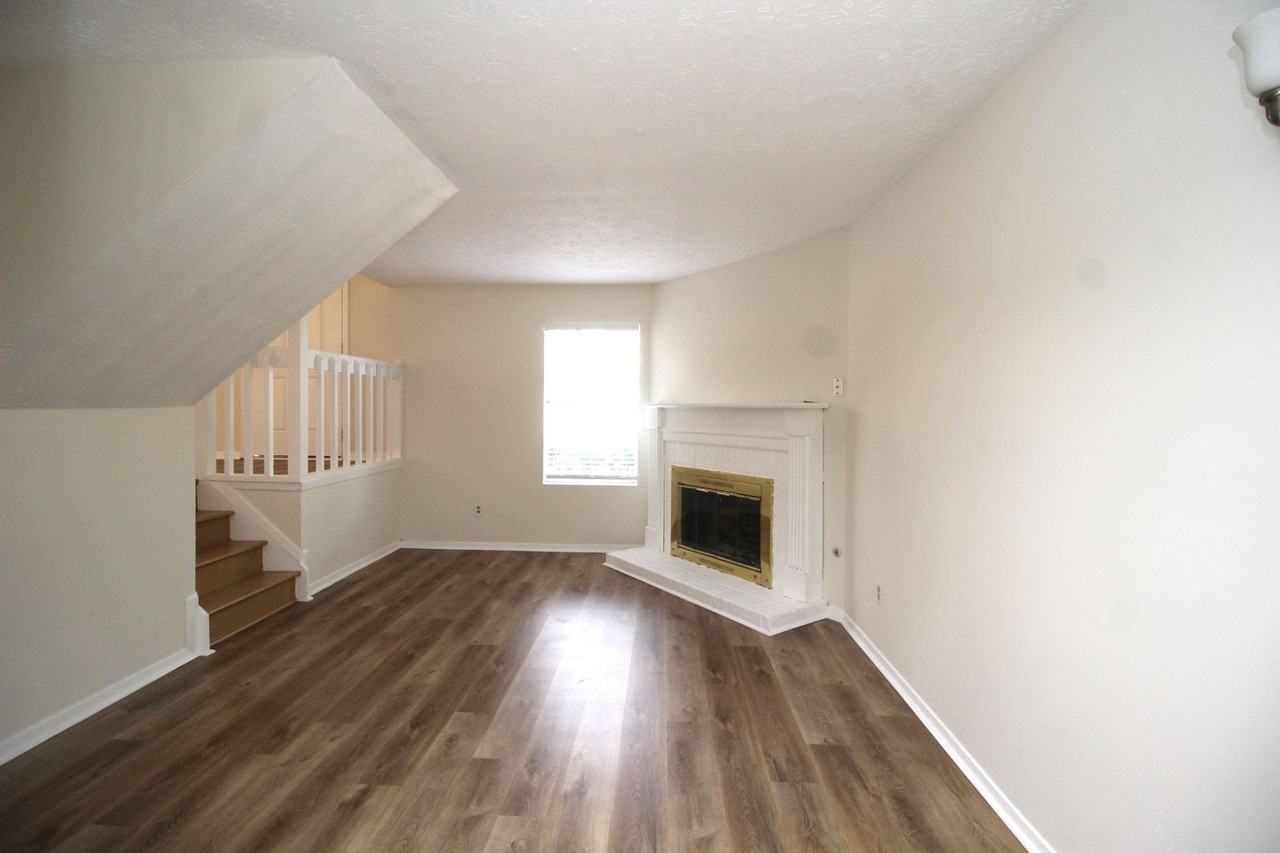 330 Knoll Ridge Ct - Photo 3 of 25
