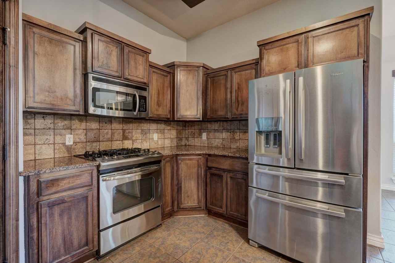 2801 Nw 173rd St - Photo 4 of 50