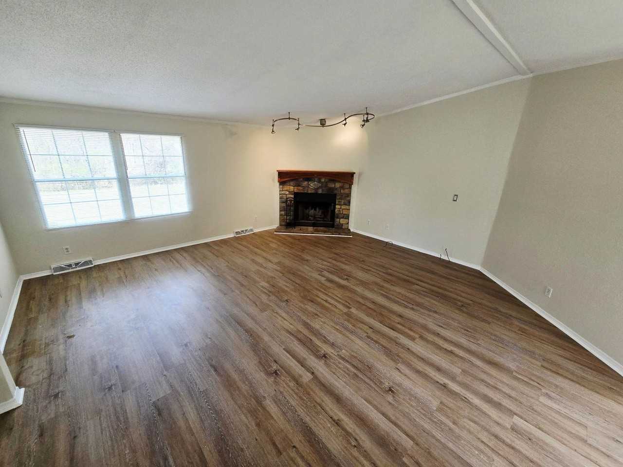 1141 Palmer Farm Rd - Photo 3 of 24