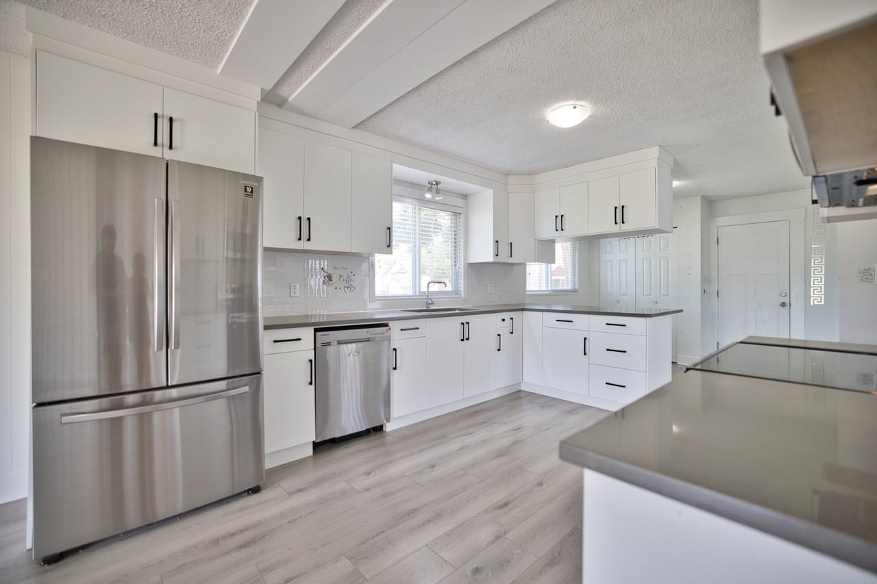 5115 214 Street - Photo 4 of 20