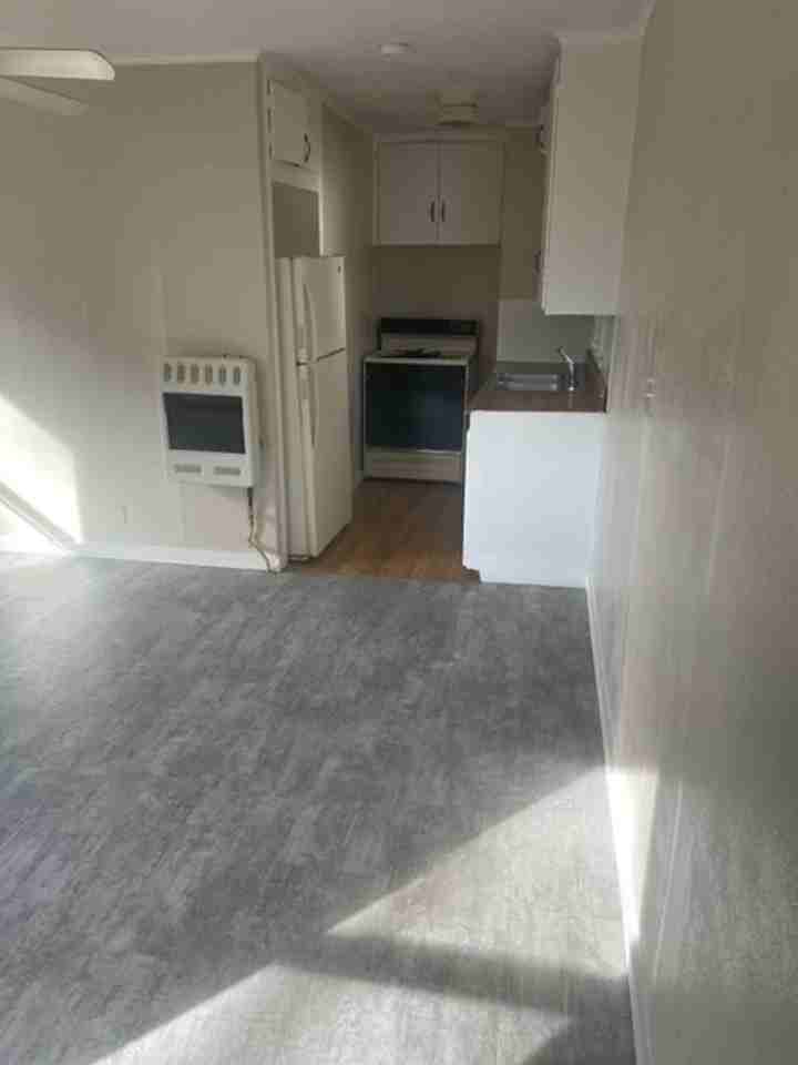 316 1/2 S Seneca Ave - Photo 2 of 6