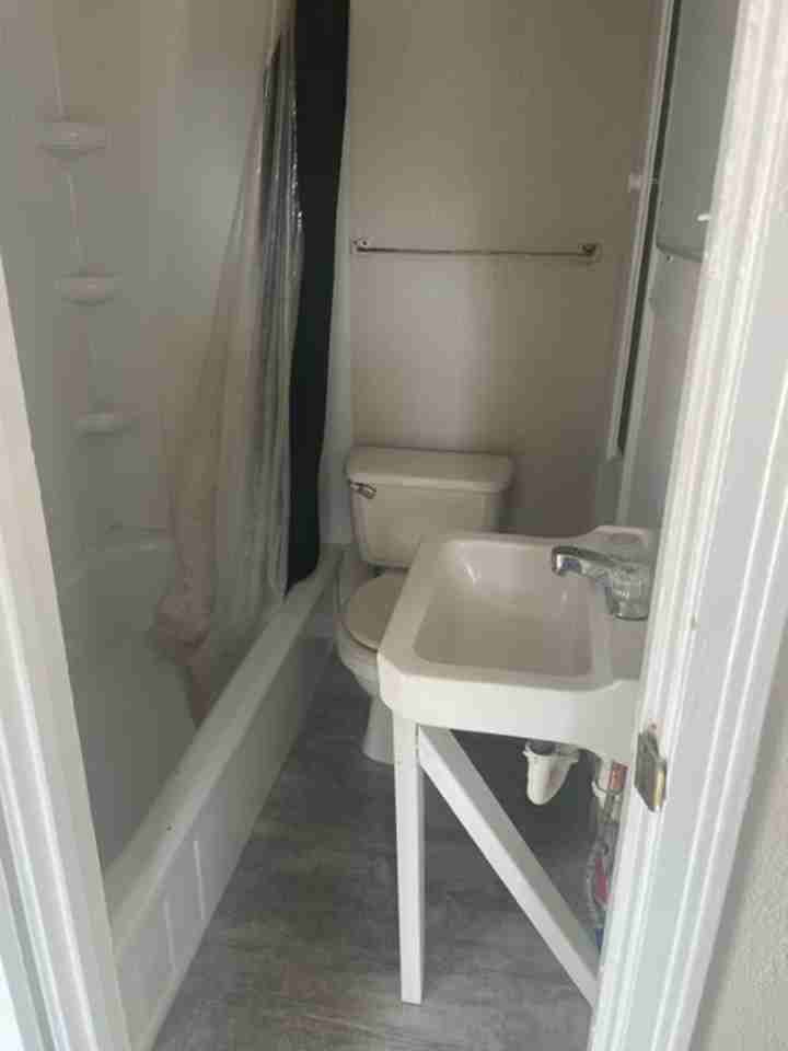 316 1/2 S Seneca Ave - Photo 6 of 6