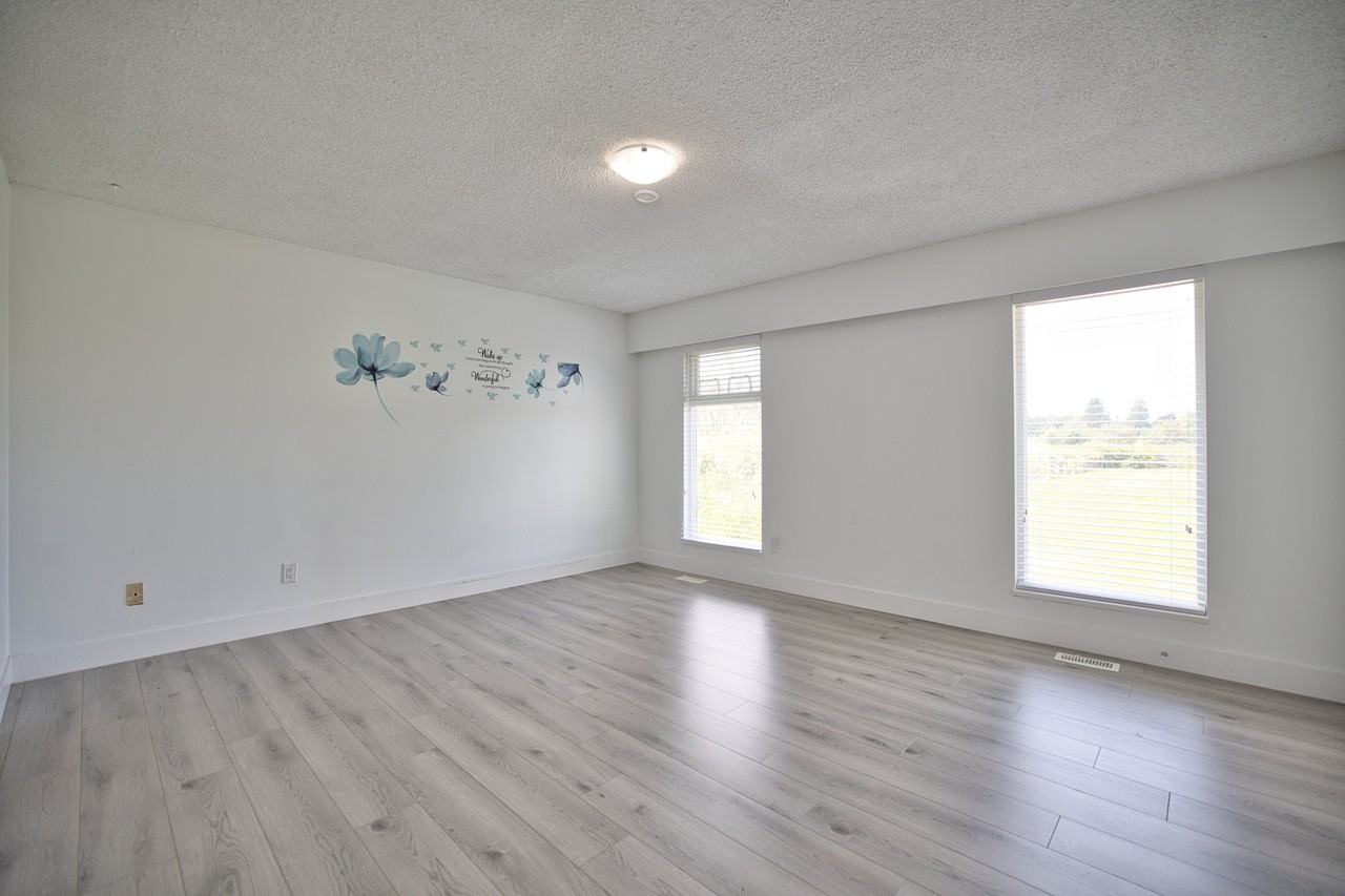 5115 214 Street - Photo 6 of 20