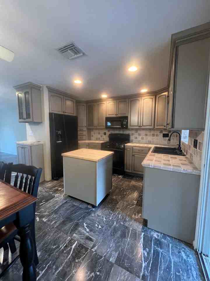 15808 Mayall St - Photo 4 of 11