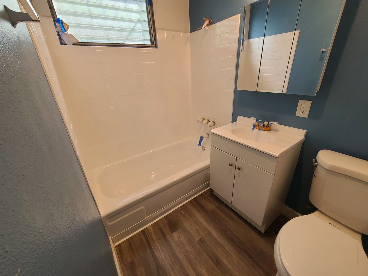 Renovated Units In Echo Park - Photo 2 of 11