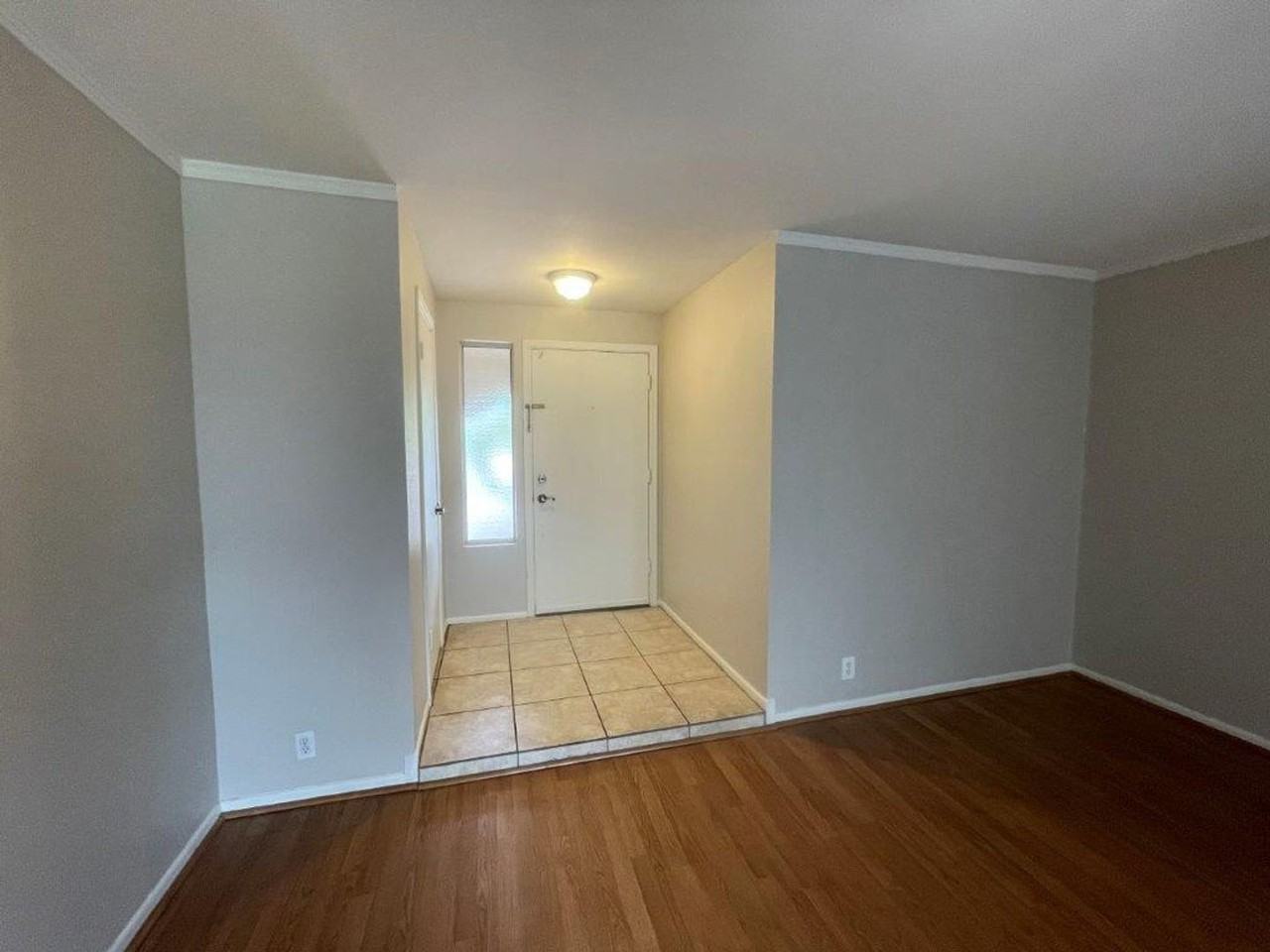 701 W Vaughn St - Photo 2 of 17