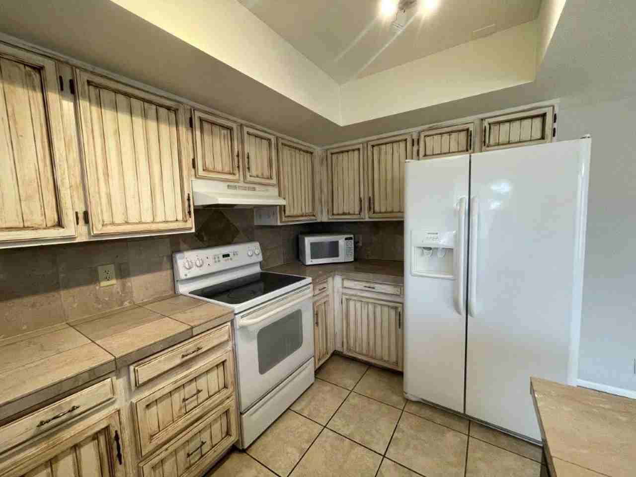 701 W Vaughn St - Photo 5 of 17