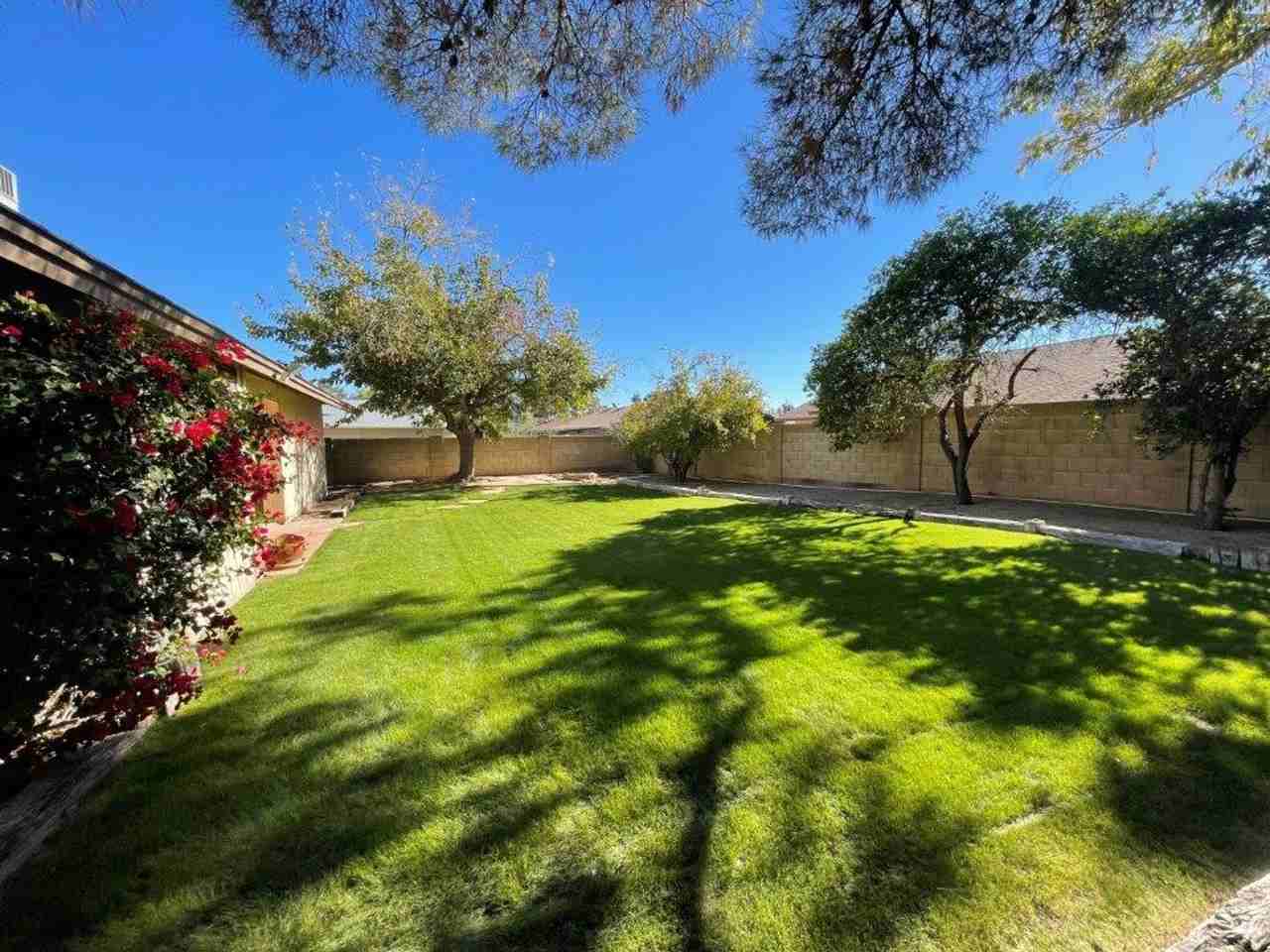 701 W Vaughn St - Photo 7 of 17