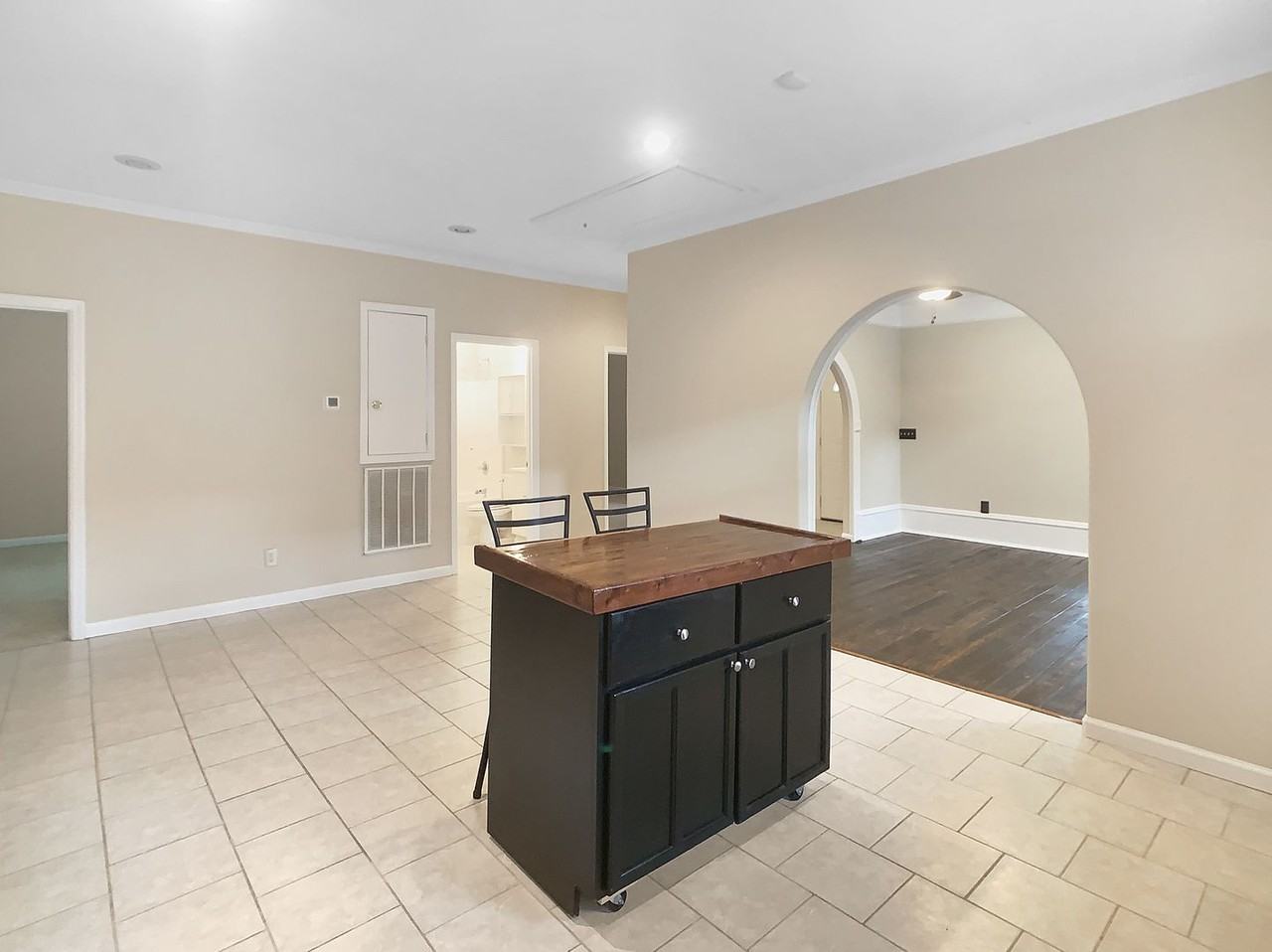 2303 22nd St - Photo 7 of 18