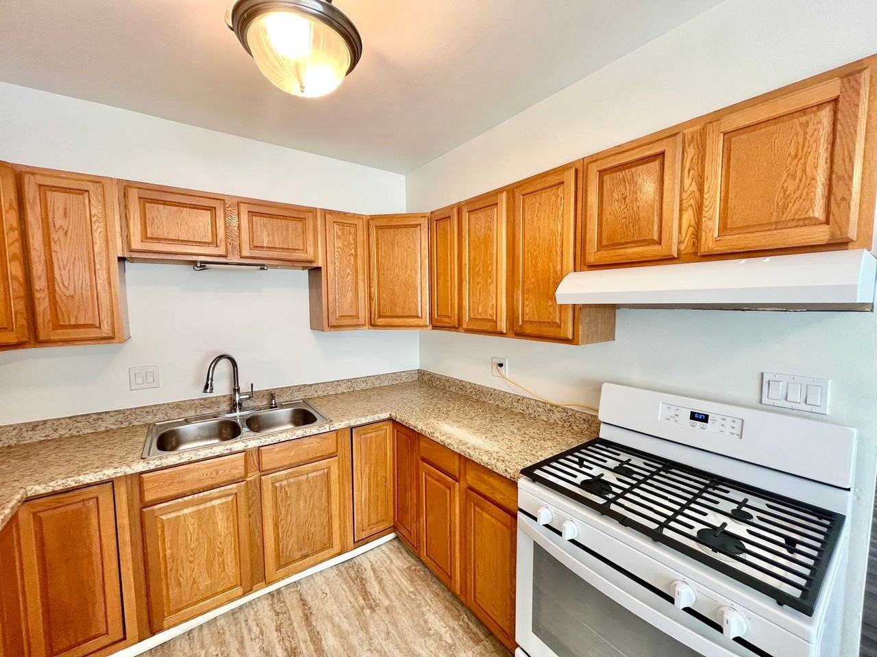 4650 Hawley Blvd - Photo 5 of 9