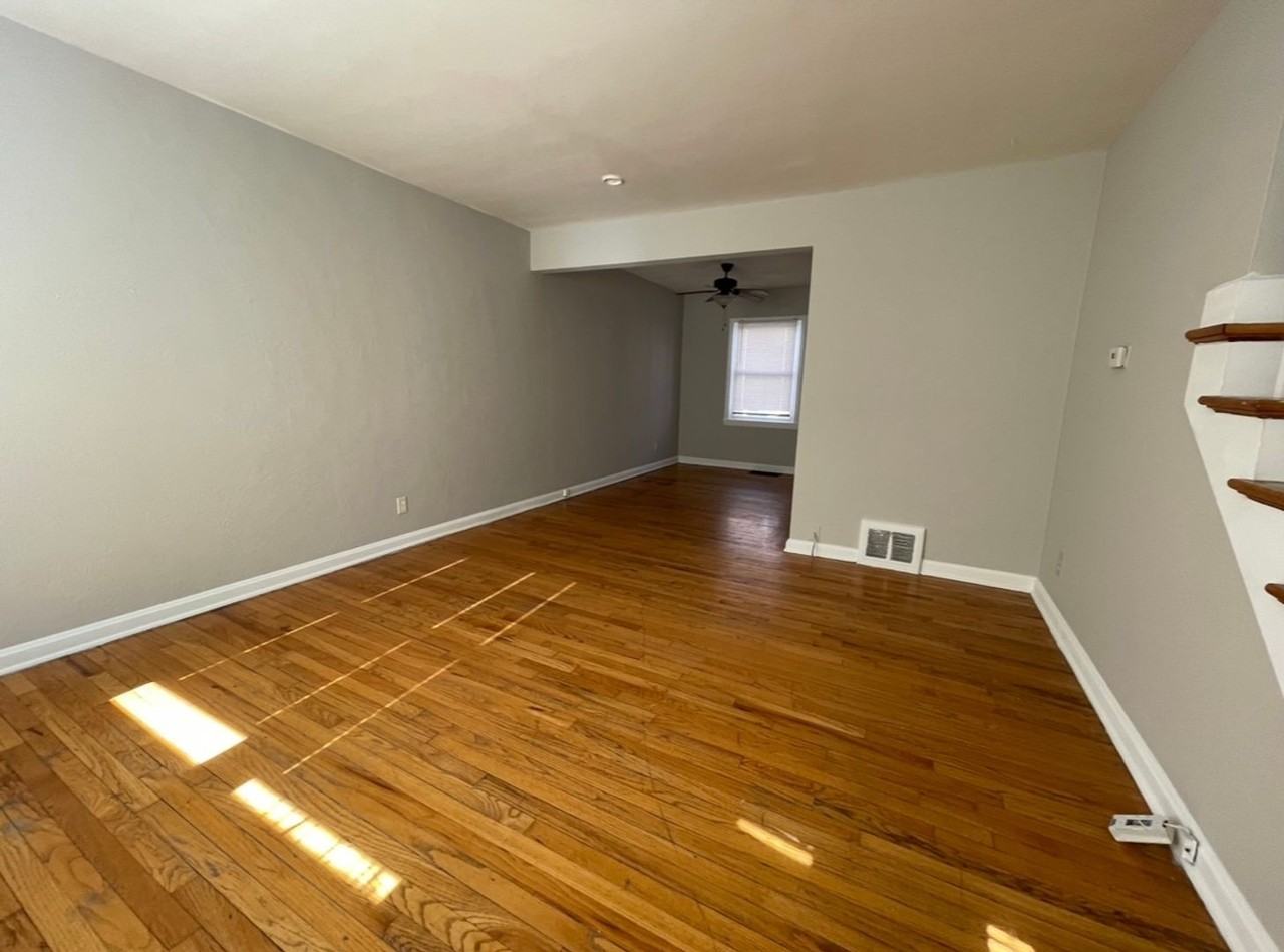 1818 S Vermont Ave - Photo 4 of 12