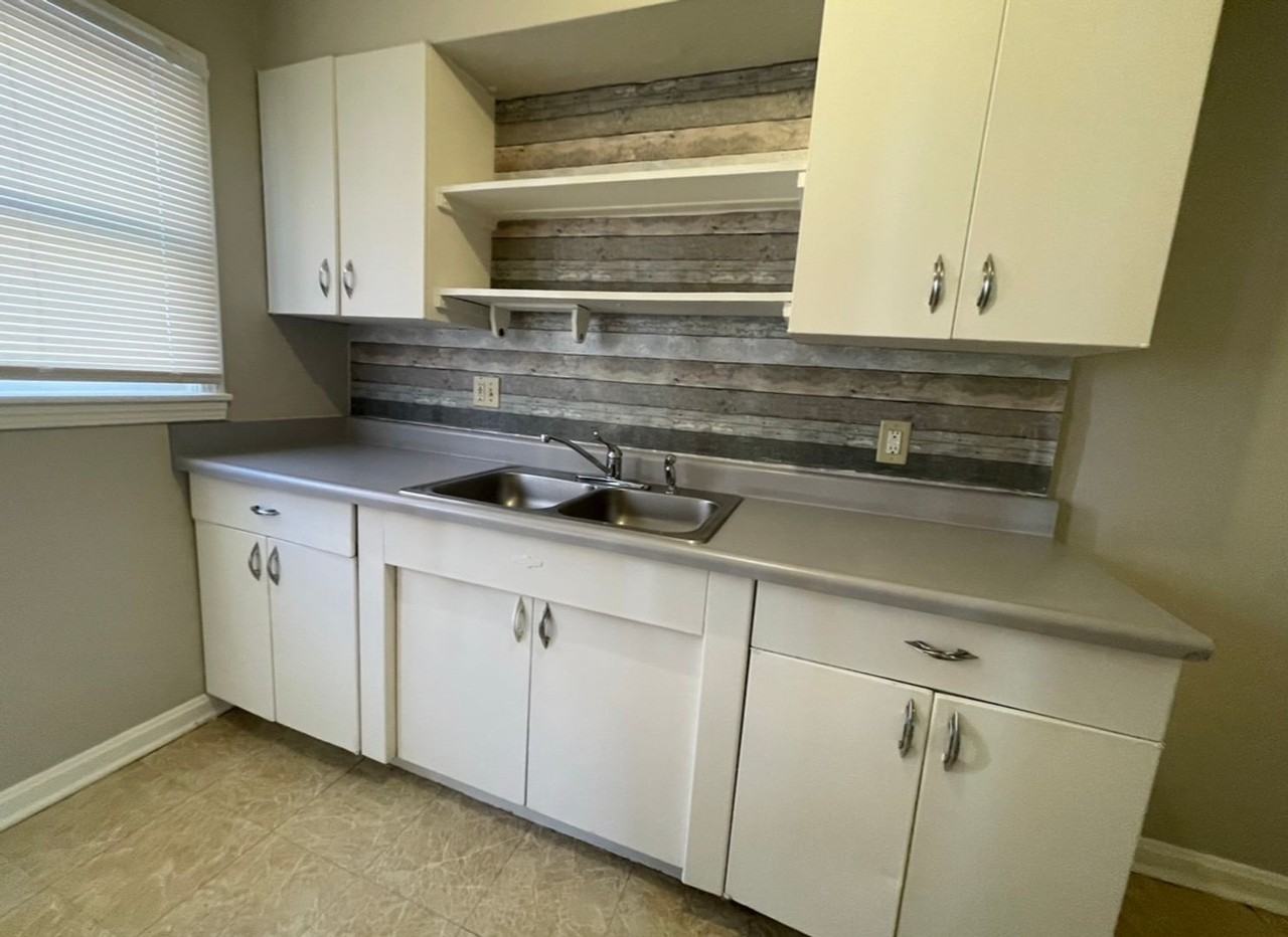 1818 S Vermont Ave - Photo 7 of 12