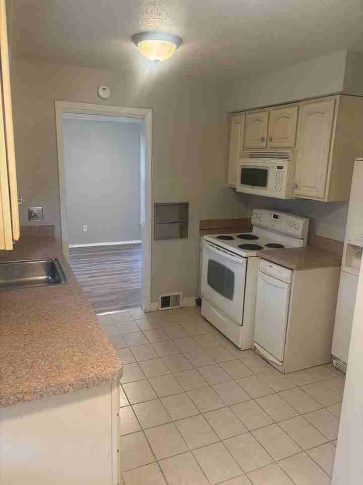 3788 E 155th St - Photo 7 of 30