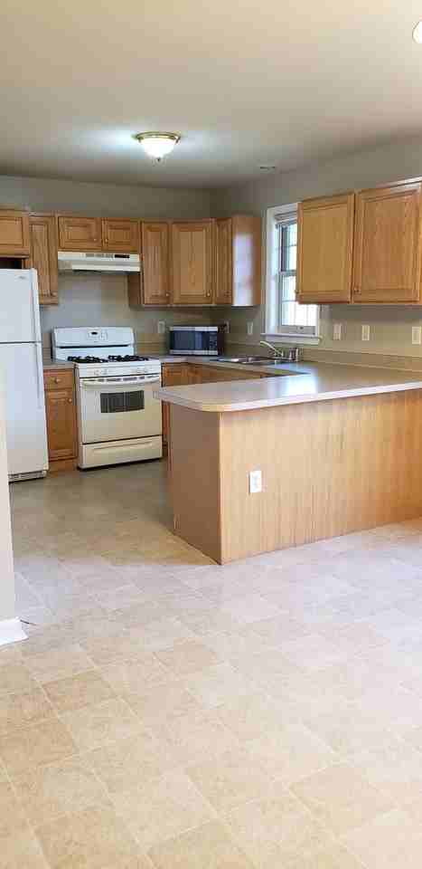 634 Oakwood Ave - Photo 2 of 13