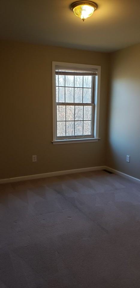 634 Oakwood Ave - Photo 6 of 13