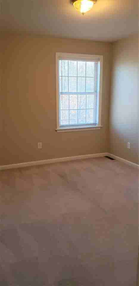 634 Oakwood Ave - Photo 7 of 13