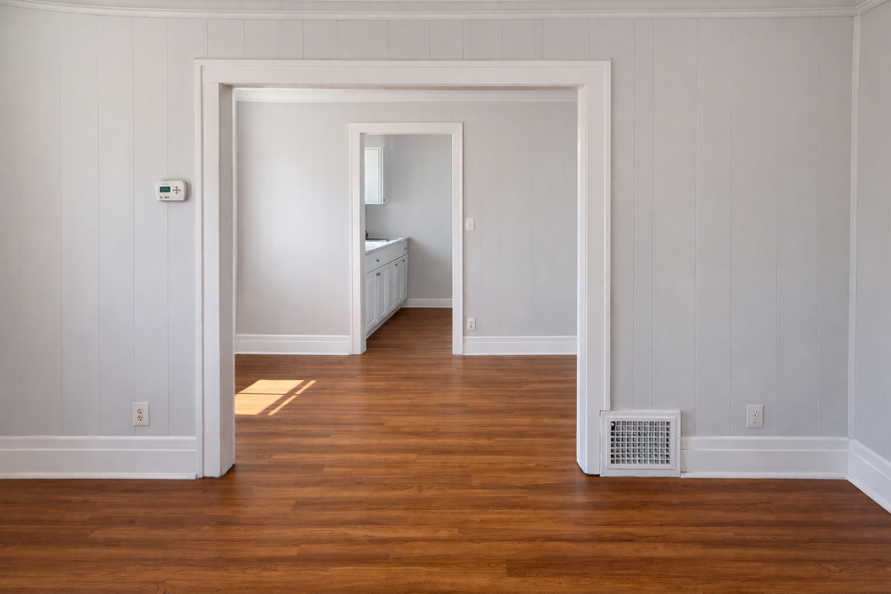 8028 Garfield Ave - Photo 4 of 24