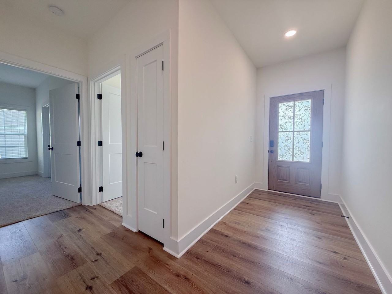 1426 Westbrook Cir - Photo 2 of 40