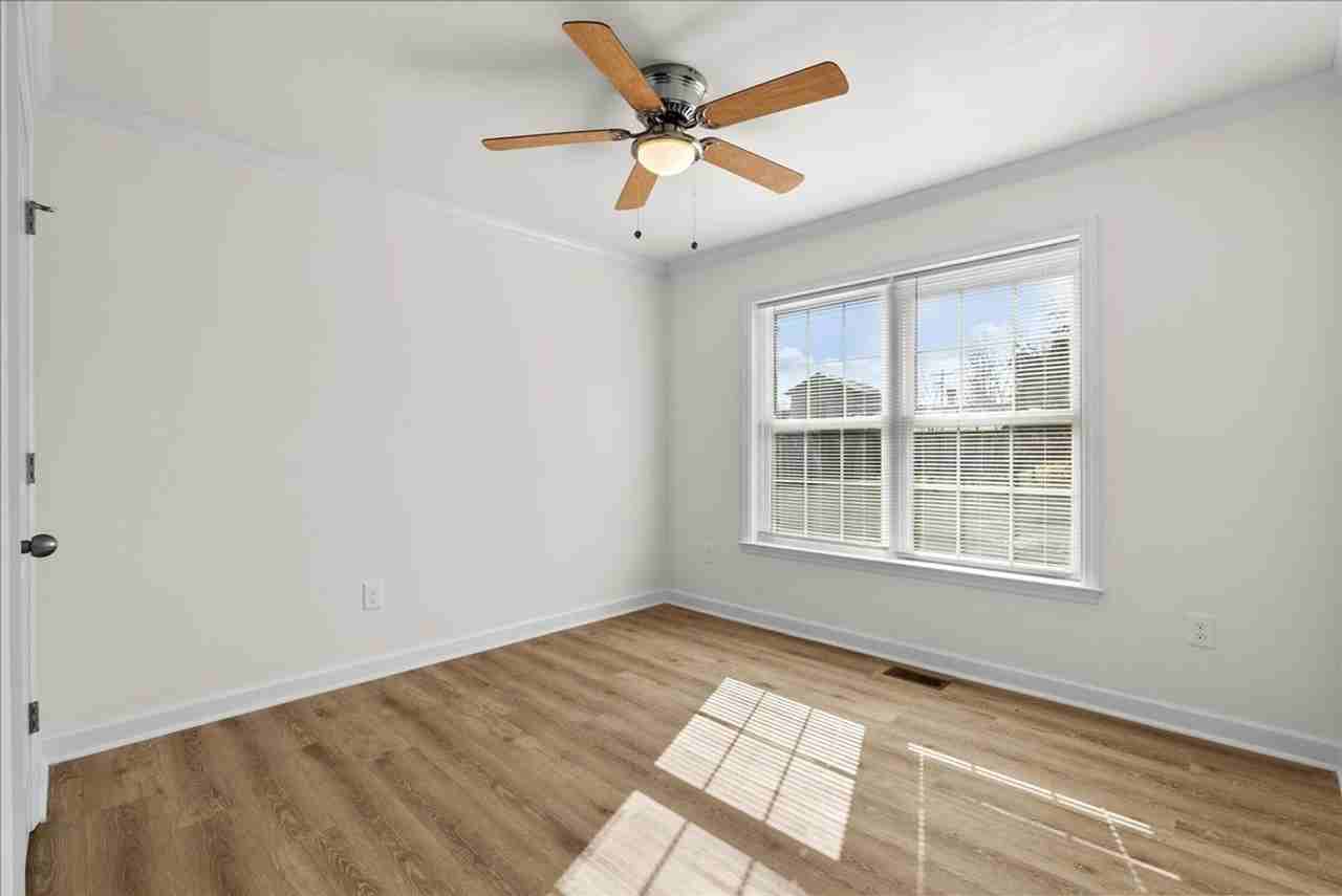 466 N Main St - Photo 6 of 20