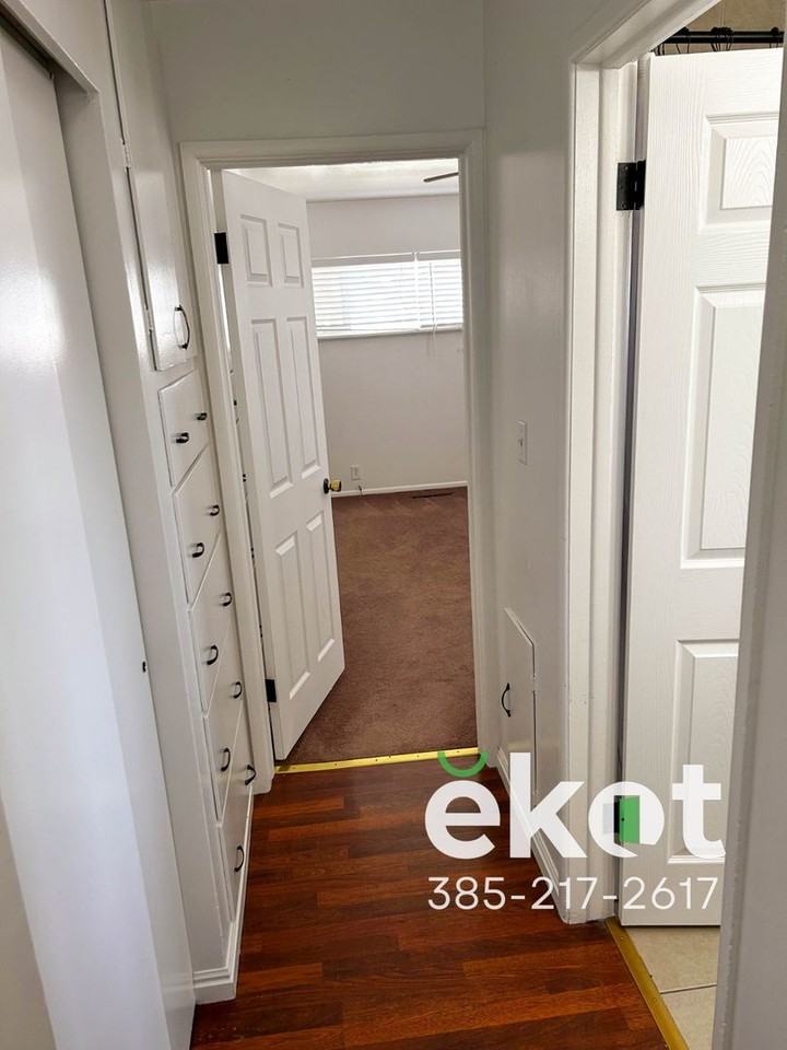 14551 S Redwood Rd - Photo 3 of 20