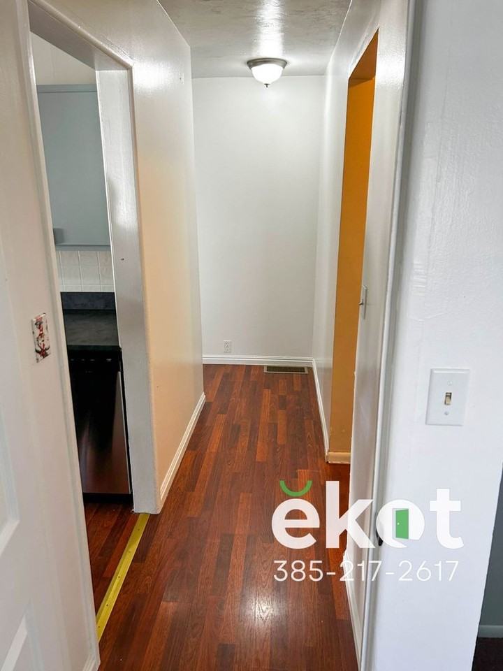 14551 S Redwood Rd - Photo 6 of 20