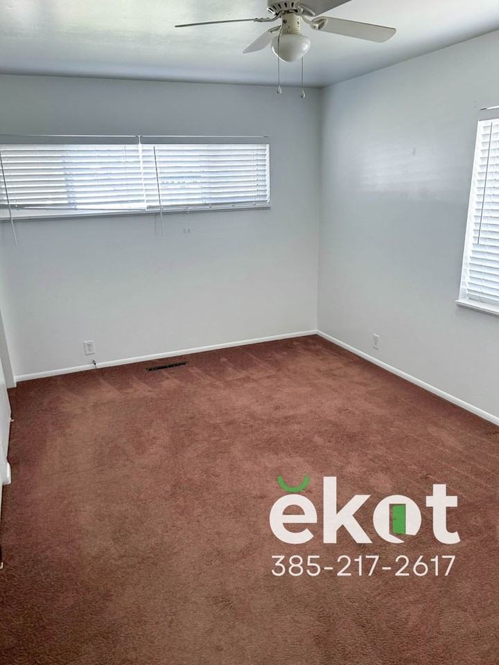 14551 S Redwood Rd - Photo 7 of 20