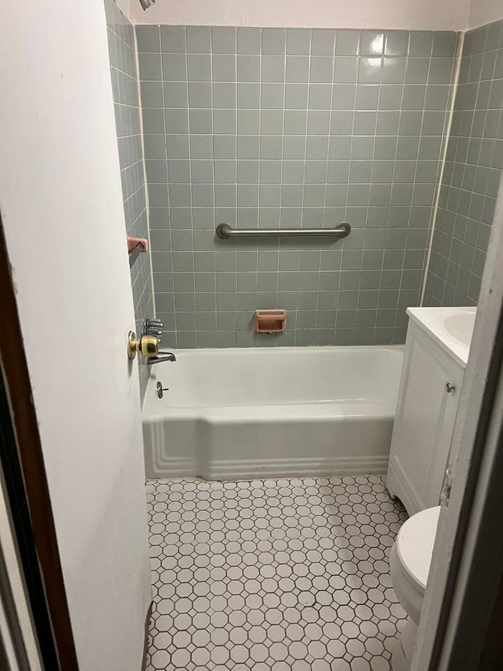 7312 Rockwell Ave - Photo 6 of 27